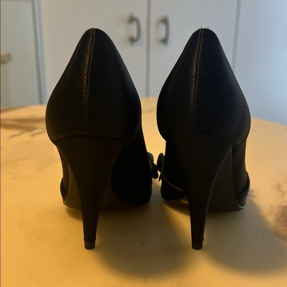 BCBGMaxAzria Black Ruffled Heels - Picture 7 of 7